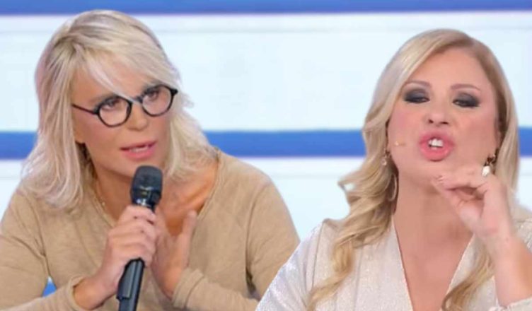 tina cipollari zittisce maria de filippi