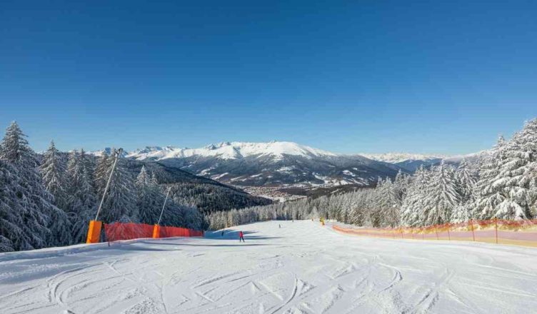 Incidente sulle piste: ragazza di 21 anni in condizioni critiche dopo una caduta