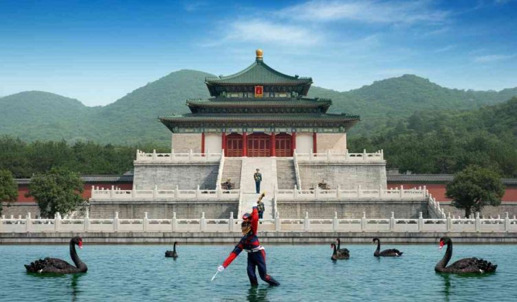 Scopri il fascino del cambio della guardia al mausoleo di Chiang Kai-Shek